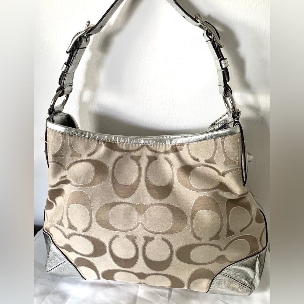 Coach Signature C print Bag 2012 never used like new Cream Silver shoulder Hobo - Picture 4 of 14